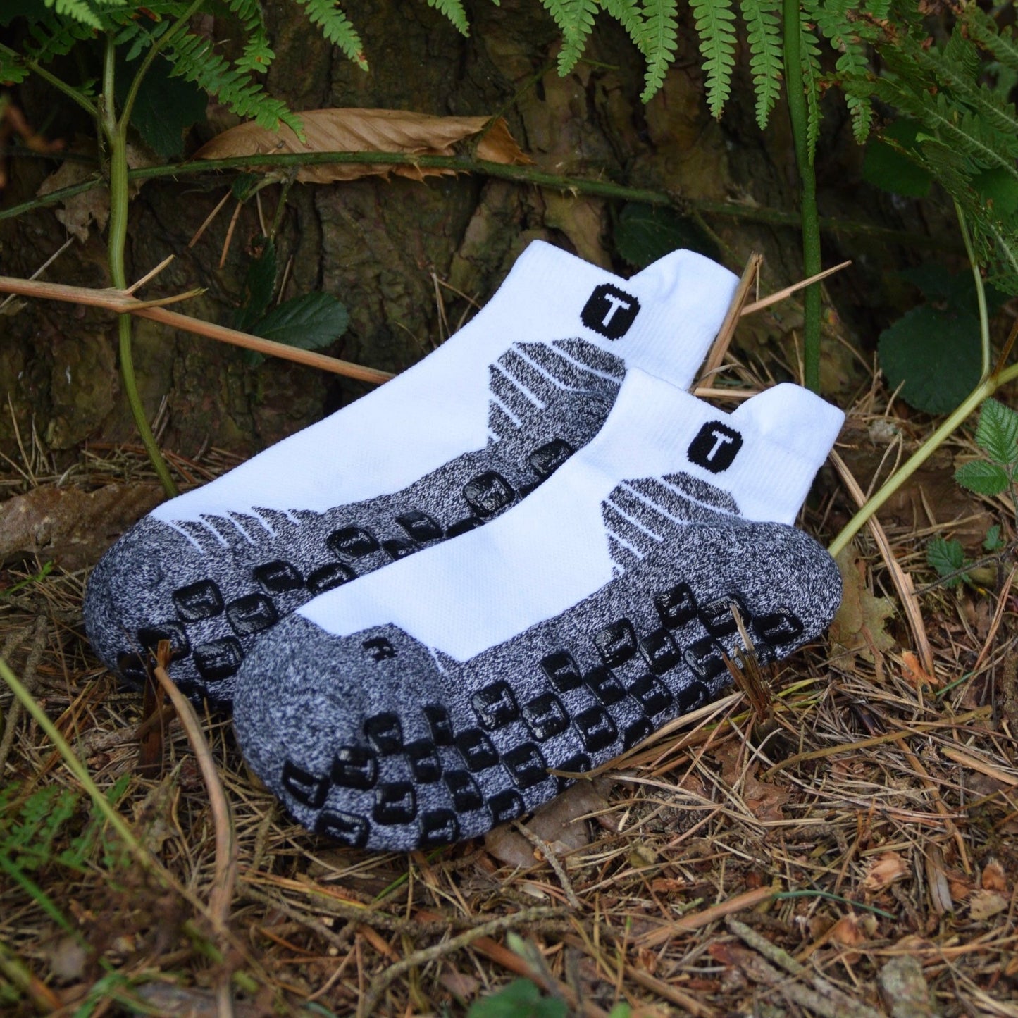 TRED® Ankle Grip Socks - White